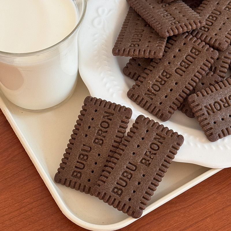 Biscotti al gusto cacao ad alto contenuto di calcio e ferro