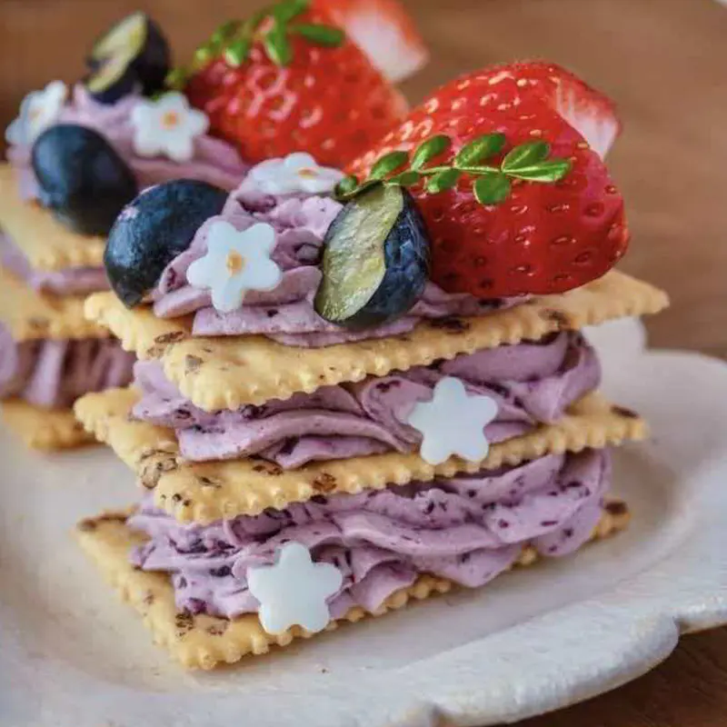 Crackers di soda e prosciutto al tartufo nero